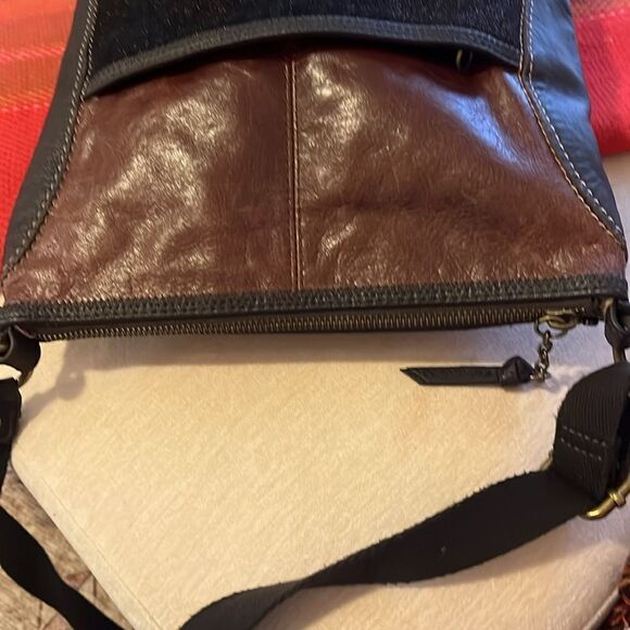 The Sak Shoulder Bag - Picture 9 of 11